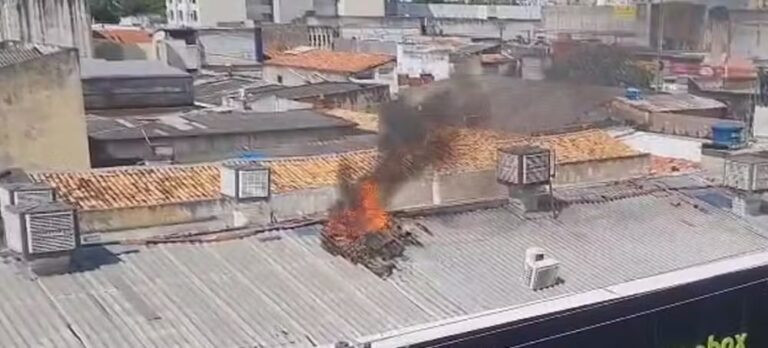 Incêndio é registrado em shopping popular no Centro de Aracaju