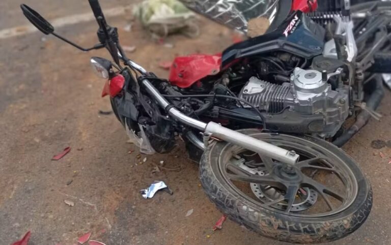 Duas jovens morrem em acidente entre moto e carro em rodovia de Simão Dias
