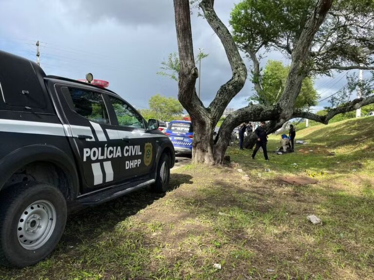 Suspeitos de envolvimento na morte de homem que foi baleado e queimado em Aracaju são presos