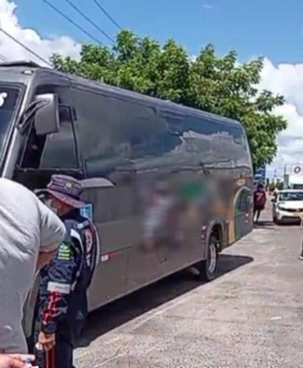 Homem é morto a facadas dentro de micro-ônibus em Cristinápolis