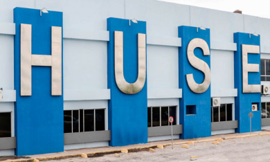 Mulher baleada após discussão com o companheiro recebe alta do Huse