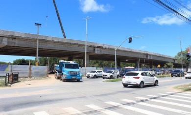SMTT informa bloqueio na alça da avenida Tancredo Neves nesta sexta