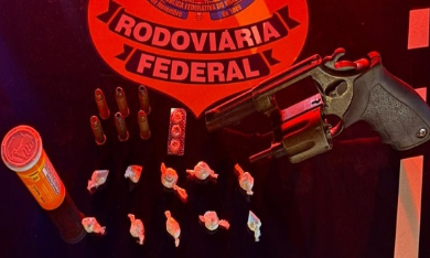 PRF prende casal por suspeita de porte ilegal de arma e tráfico de drogas