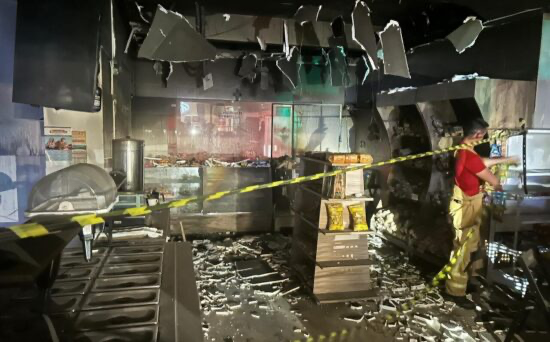 Padaria fica destruída após pegar fogo no Centro de Itabaiana