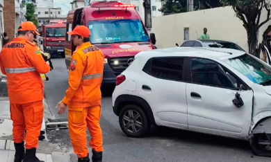 Motorista é resgatada após veículo capotar no bairro Industrial