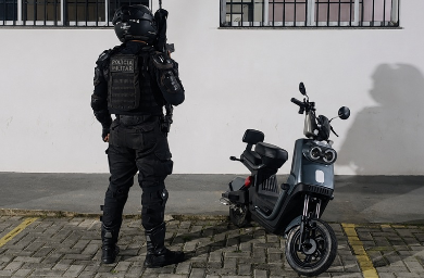 Homem é detido após roubar bicicleta elétrica e agredir mulher em Aracaju