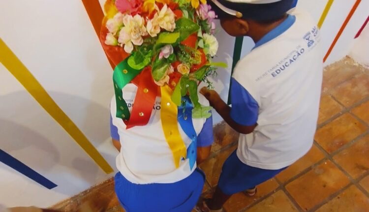 Crianças visitam exposição sobre a cultura popular de São Cristóvão