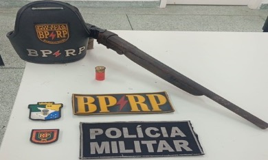 Polícia apreende espingarda calibre.12 durante patrulhamento em Socorro