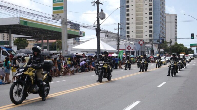 Montagem de estrutura para o 7 de Setembro interdita vias no Centro