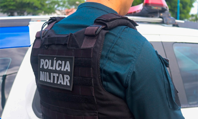Homem é preso após ameaçar gerente e clientes de banco em Canindé