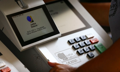 Pedir votos e fazer propaganda: saiba o que é proibido no dia de votar